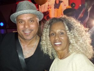 Howard Hewitt, Dariole